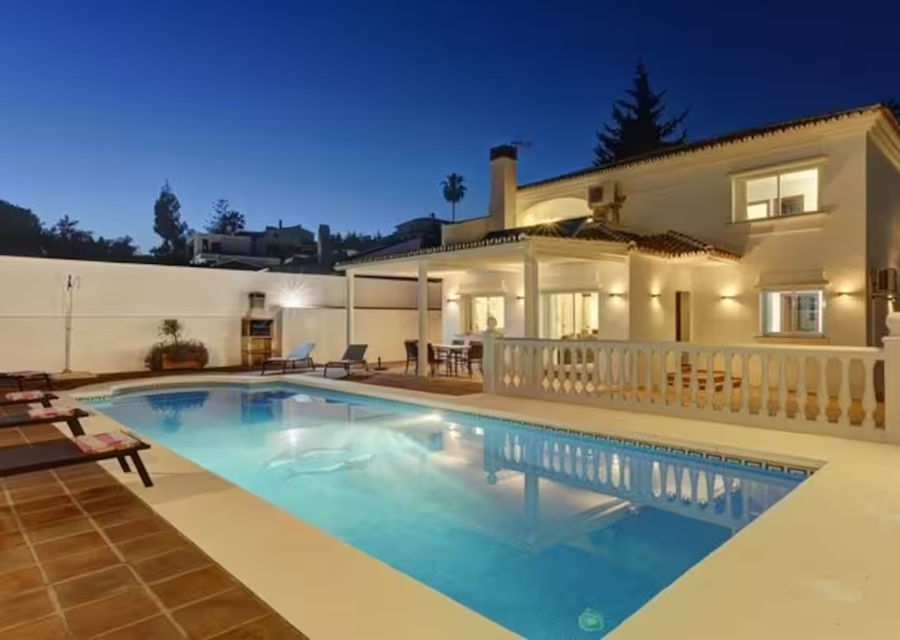 Outstanding 3-Bed Villa, El Coto