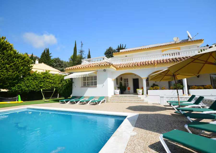 Family Villa with Heated Pool