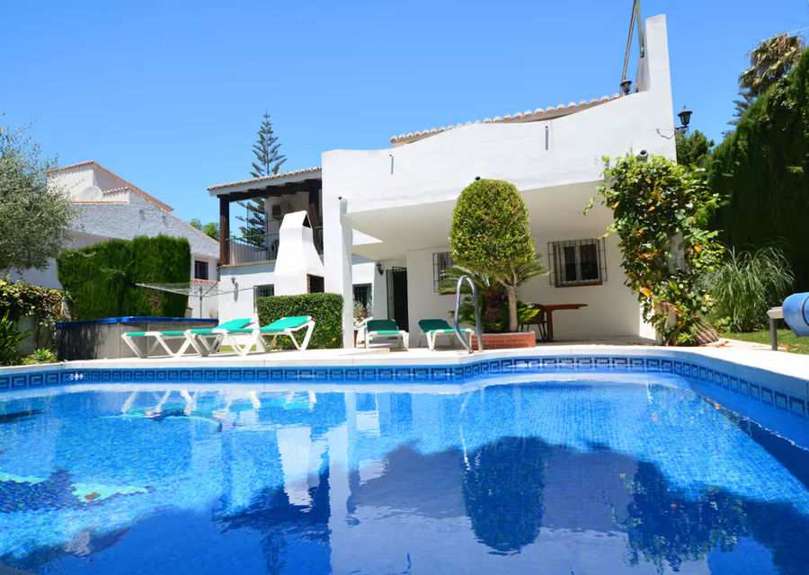 Spacious 4-Bed Private Villa